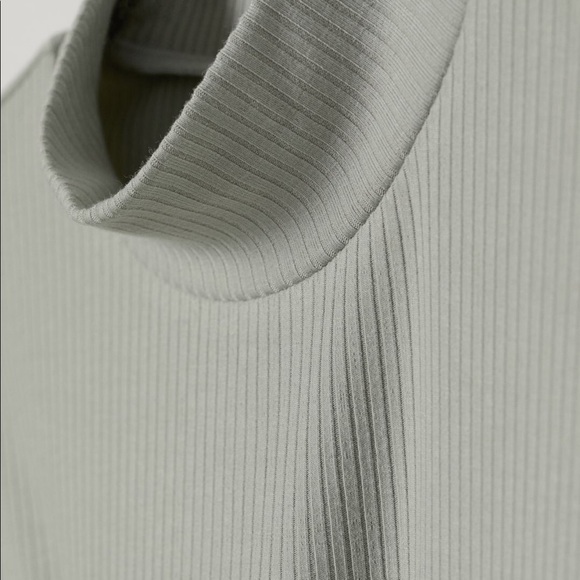 stand up collar top - Picture 2 of 2